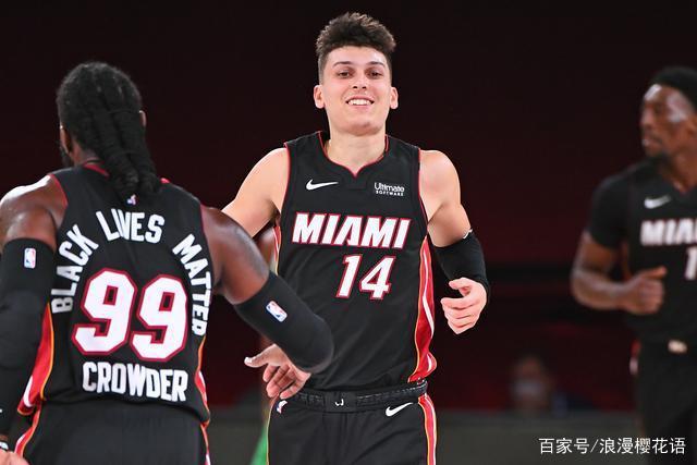 真硬核世运会成都赛场拔河雨战绳上张力拉满