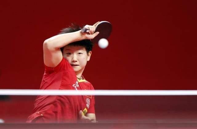 克罗斯晒和拉莫斯合照：传奇，领袖，朋友！很高兴见到你